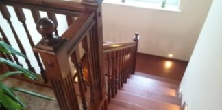 Почему стоит заказать лестницу из ясеня?