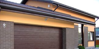 Как выбрать секционные ворота