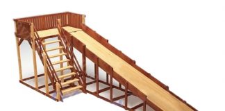 Зимние заливные горки: виды, правила выбора