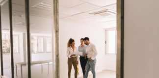 Как самостоятельно принять квартиру в новостройке без отделки у застройщика