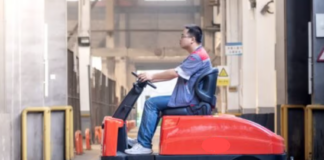 Эффективность работы склада: электрические тягачи как незаменимый инструмент